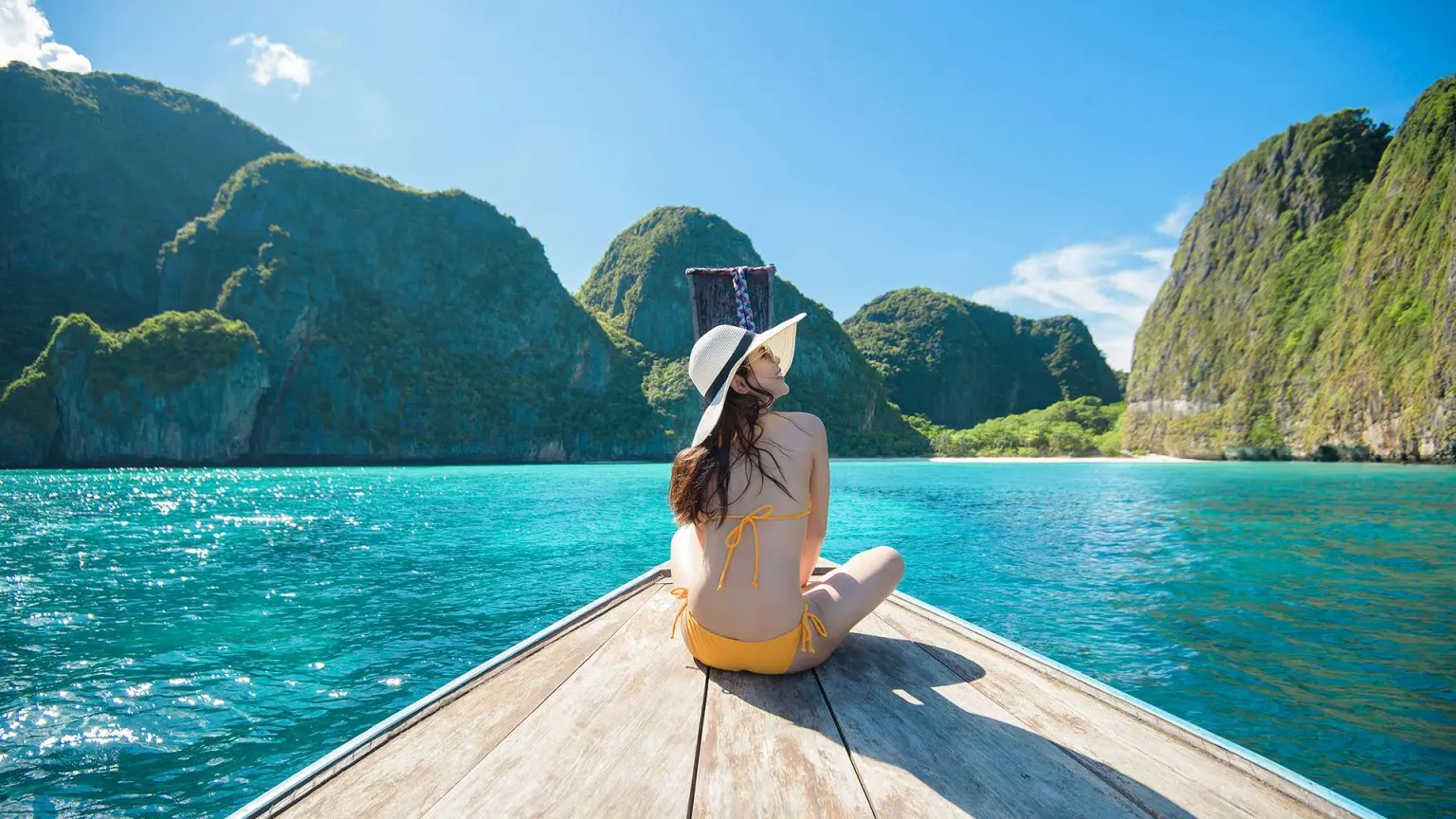 Phi Phi Island Tour by Speedboat from Phuket